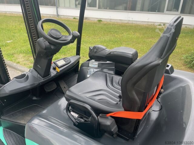 Electric 4-wheel forklift Mitsubishi FB35N (UniCarriers MX35L)