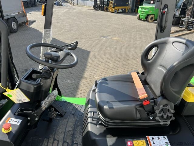 Carrello elevatore elettrico a 4 ruote EP EFL252X2