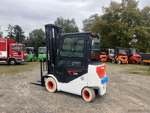 Carrello elevatore elettrico a 4 ruote Bobcat B25NS