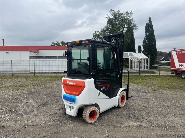 Carrello elevatore elettrico a 4 ruote Bobcat B25NS