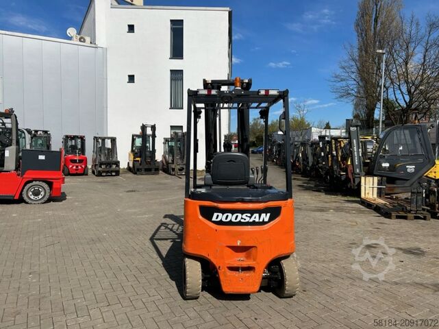 Elektro 4 Rad-Stapler Doosan B30X-7