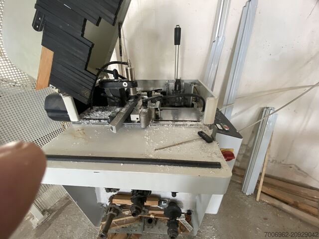 Fresadora / entestadora para travessas FomIndustrie Mistral 26