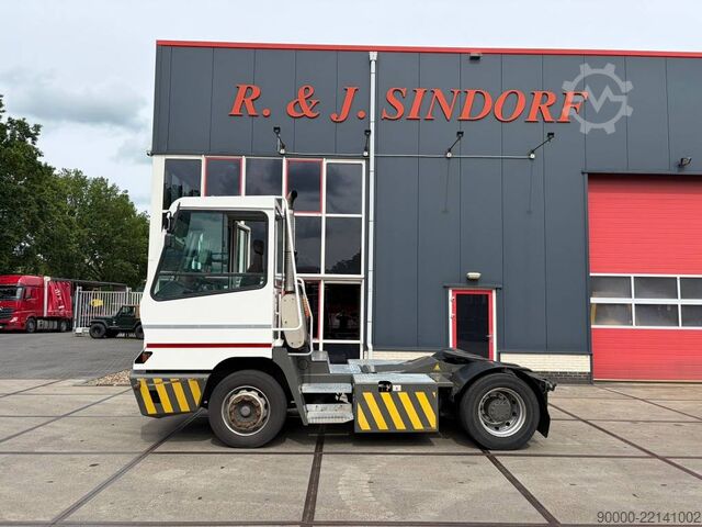 Terminál traktor Terberg YT222