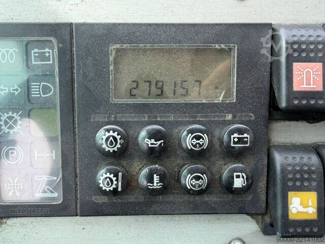 Terminál traktor Terberg YT222