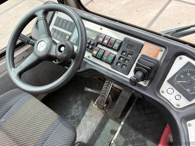 Terminál traktor Terberg YT222