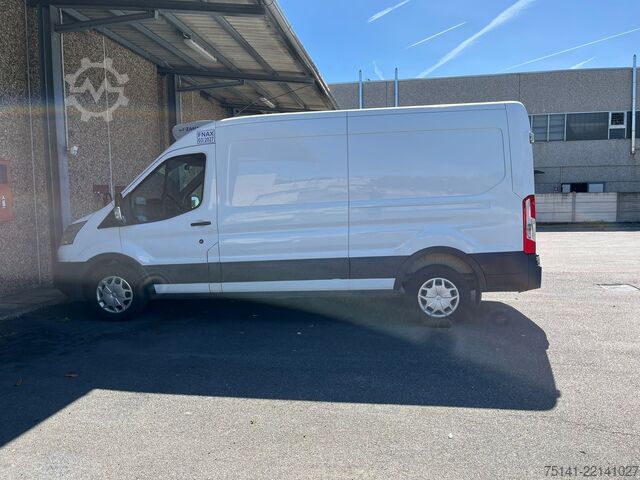 Furgão frigorífico isolado Ford Transit