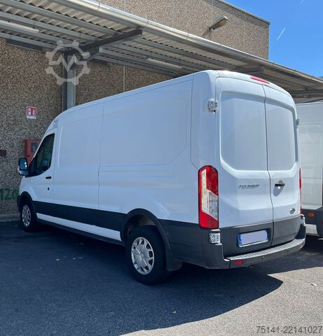 Furgão frigorífico isolado Ford Transit
