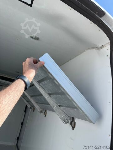 Furgão frigorífico isolado Ford Transit