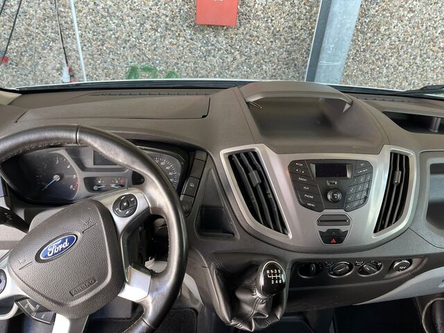 Furgão frigorífico isolado Ford Transit