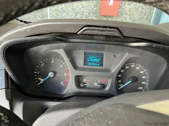 Furgão frigorífico isolado Ford Transit