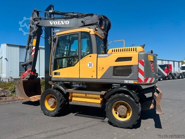 Mobiele graafmachine VOLVO EW160D / 2014 / 1xTieflöffel / Forstschutzgitter