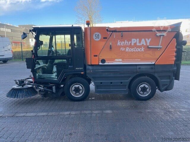 Furgoneta personalizada Schmidt Compact 200 Kleinkehrmaschine Euro6