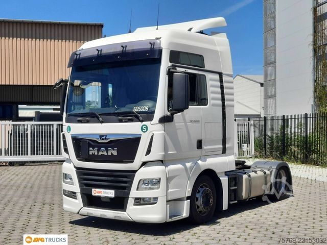 Volume tractor unit MAN 18.500 TGX XXL Retarder 2 x Tank