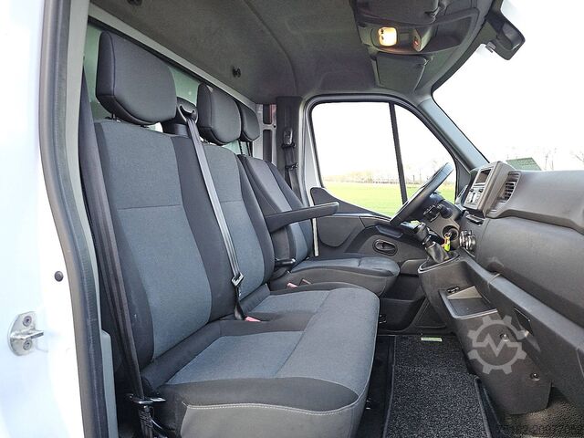 Kufr RENAULT MASTER 2.3 Bakwagen Laadklep!