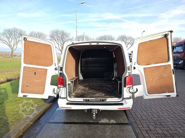 Kombi s vysokou střechou VOLKSWAGEN TRANSPORTER 2.0 TDI T6.1 L2H1 150Pk AC!