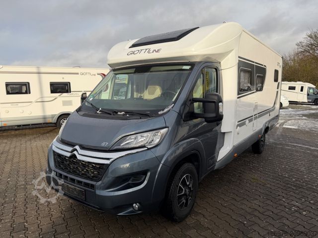 Polointegrovaný obytný vůz GIOTTILINE Therry T37
