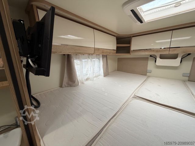 Polointegrovaný obytný vůz GIOTTILINE Therry T37