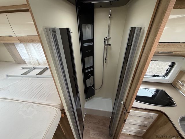 Polointegrovaný obytný vůz GIOTTILINE Therry T37