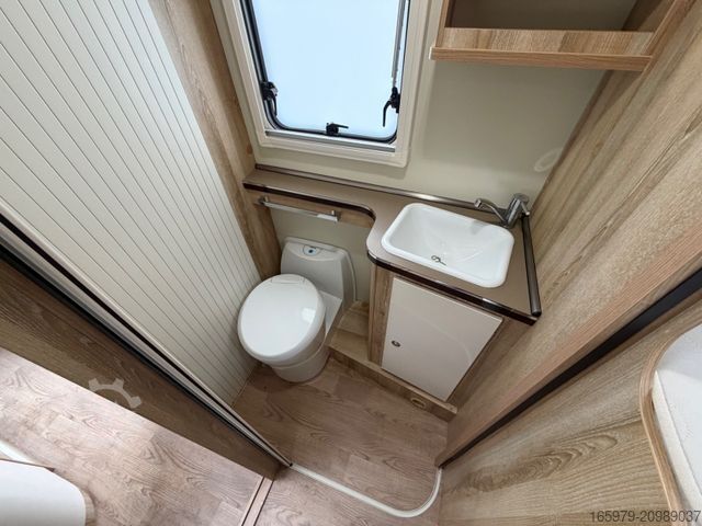 Polointegrovaný obytný vůz GIOTTILINE Therry T37