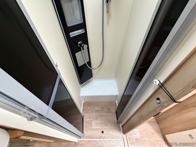 Polointegrovaný obytný vůz GIOTTILINE Therry T37