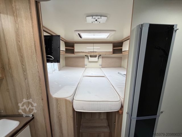 Polointegrovaný obytný vůz GIOTTILINE Therry T37