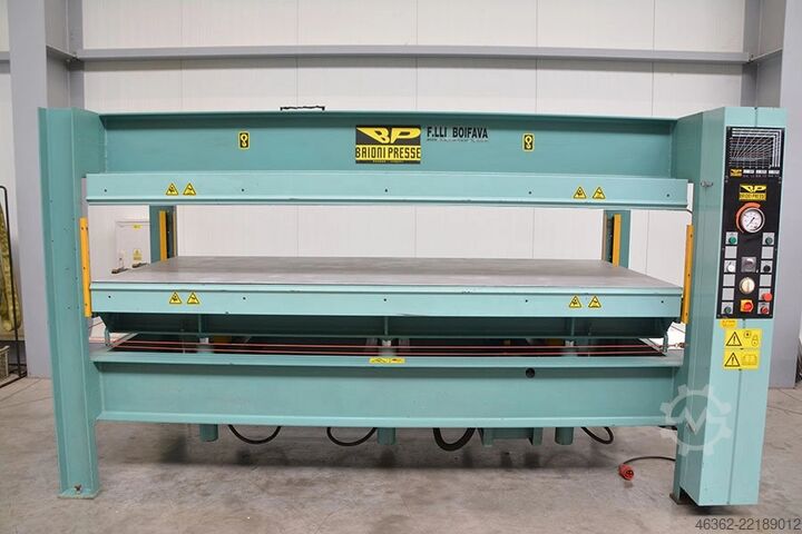 Hydraulische pers voor fineer 3000x1300 BAIONI Prasa do forniru