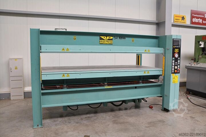 Hydraulische pers voor fineer 3000x1300 BAIONI Prasa do forniru