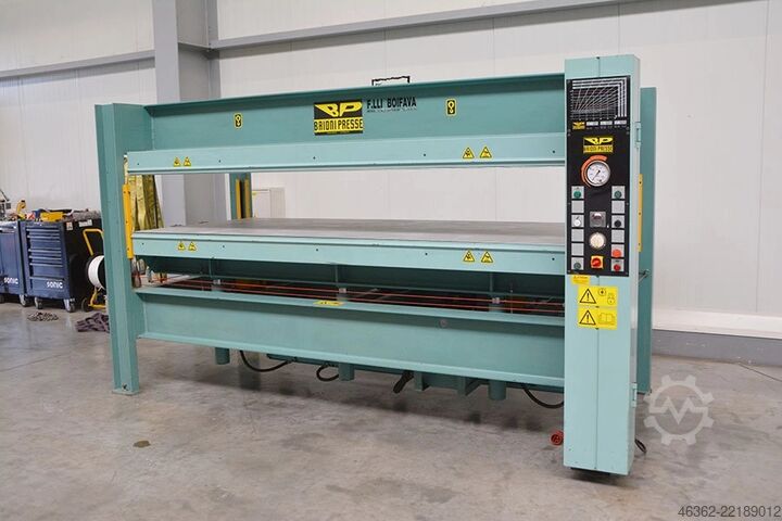 Hydraulische pers voor fineer 3000x1300 BAIONI Prasa do forniru