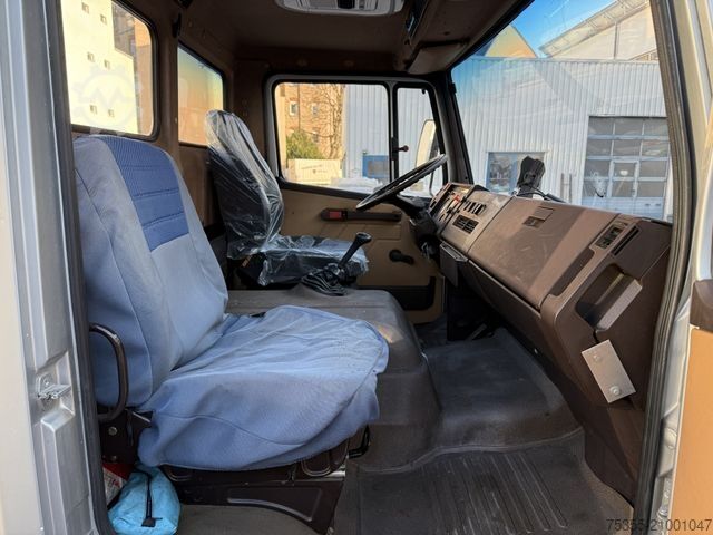 Podwozie furgonu MERCEDES-BENZ 814 Orig. 269.454km 8,45m Boot Boat Transporter