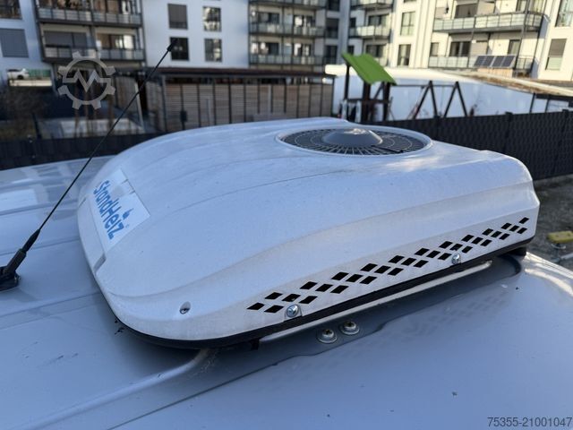 Podwozie furgonu MERCEDES-BENZ 814 Orig. 269.454km 8,45m Boot Boat Transporter