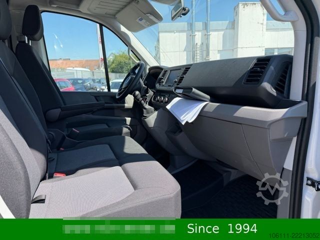 Minibus VOLKSWAGEN Crafter 35 L2H2 RWD pe AHK,3,5t