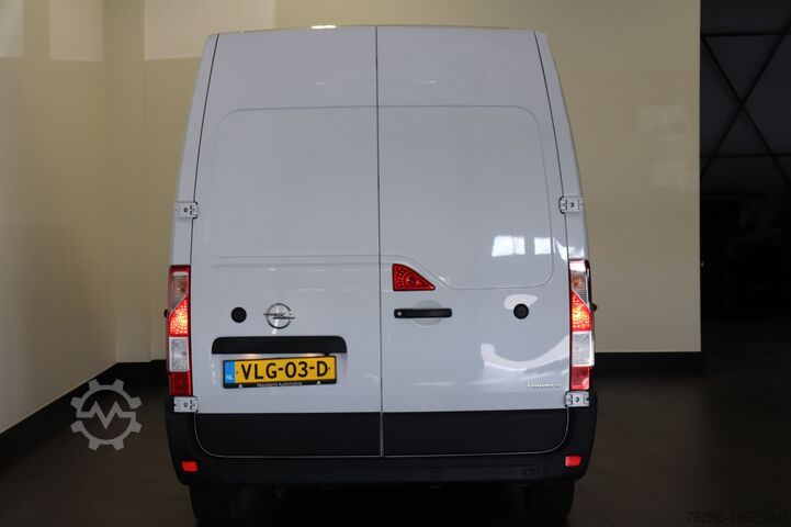 Furgoneta con caja Opel Movano 2.3 Turbo 136PK L3H2 EURO 6 - A/C Climat...