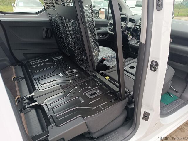 Kleinbus FIAT Doblo Flexcab L2 130 AT Navi,LR Boden+Seiten