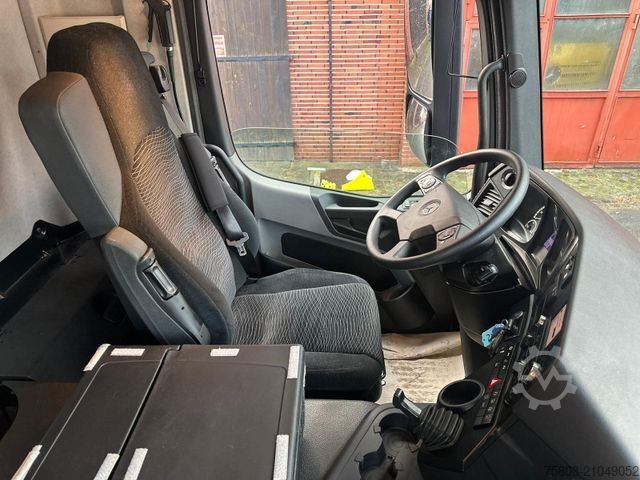 Lastbilmonteret kran MERCEDES-BENZ Antos 2646 Baustoff Atlas 206.3 Lift/Lenk AHK