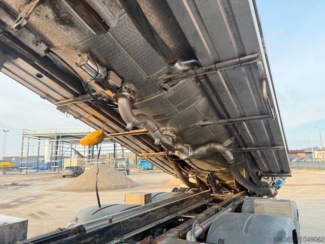 Vacuümtankwagen MAN TGA 26.400 6x4 MORO 13.700 l. ADR Edelstahl