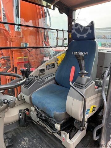 Wheel excavator Hitachi ZX 140 W-3