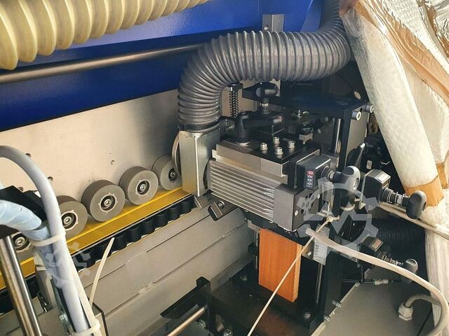 Mașină de aplicat cant Felder G 500