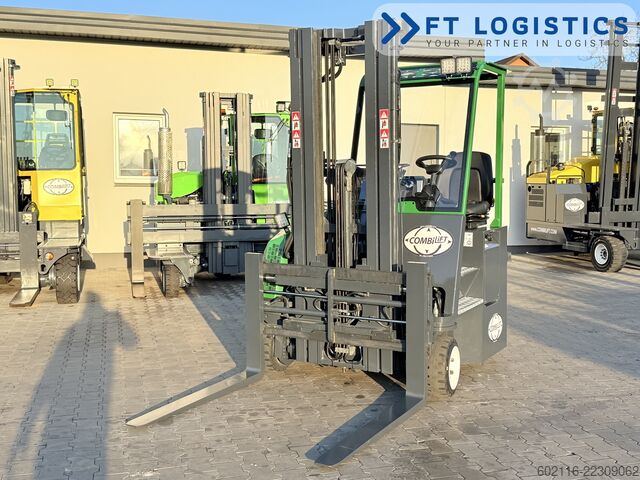 Carrello elevatore a 4 direzioni Combilift C2500CB DIESEL TRIPLEX 5500 POSITIONER