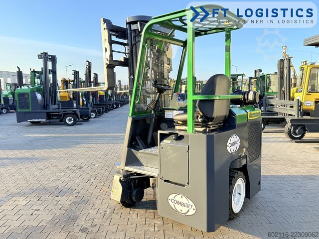 Carrello elevatore a 4 direzioni Combilift C2500CB DIESEL TRIPLEX 5500 POSITIONER