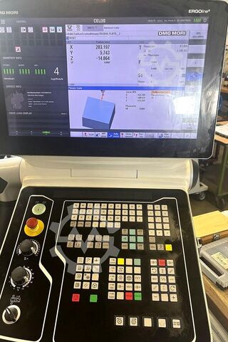 Vertikales Bearbeitungszentrum Deckel Maho DMC 850 V