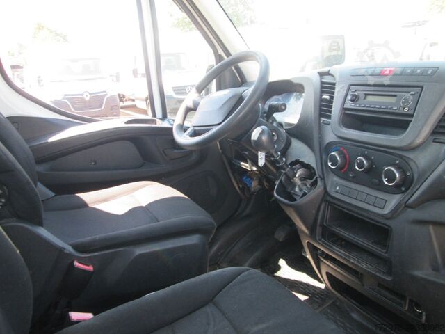 Transporter Fahrgestell IVECO 35 C13*Fahrgestell*