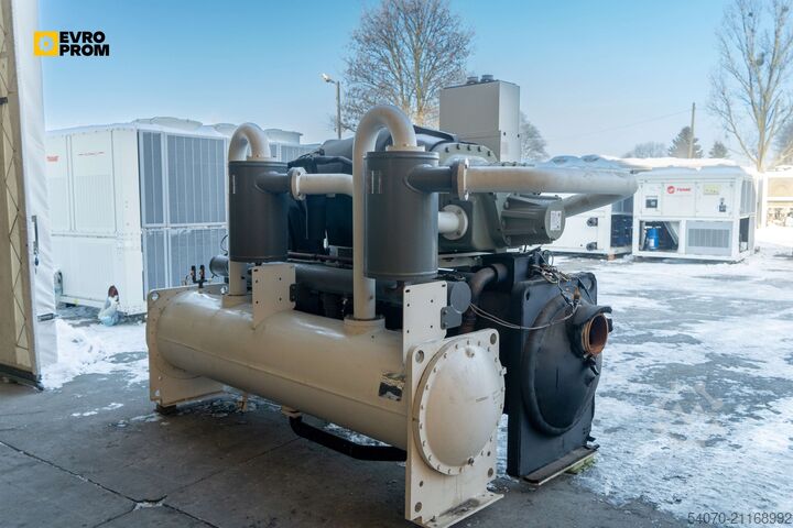 Køler Used Watercooled chiller TRANE RTHD 300 SE 1055 kW. 2016 yom