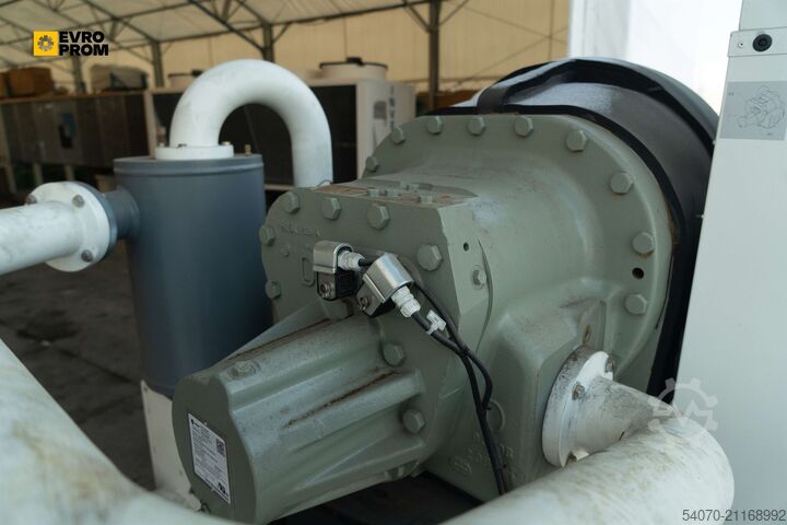 Køler Used Watercooled chiller TRANE RTHD 300 SE 1055 kW. 2016 yom