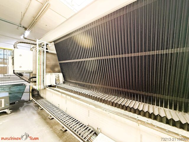 Centro de maquinação universal de 5 eixos EiMa ALPHA T CONTURA