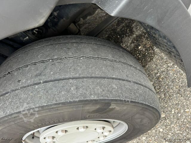 Drop side body with HIAB XS 322-6 crane Renault T 380