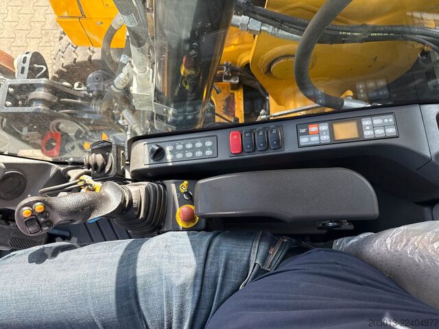 Τροχοφόρος εκσκαφέας  M323F 4x4 Zweiwegebagger