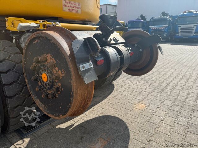 Τροχοφόρος εκσκαφέας  M323F 4x4 Zweiwegebagger