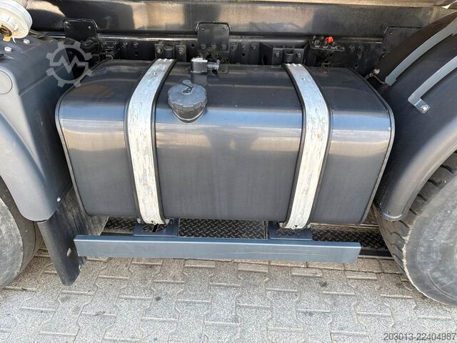 Beton mikser kamyonu MAN 35.400 8x4 BB CH Betonmischer Liebherr