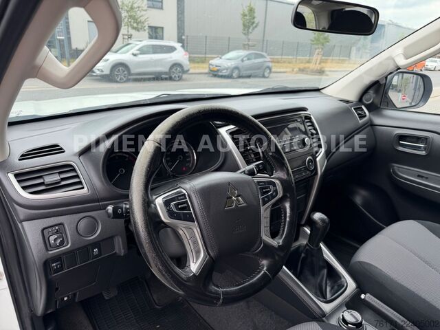 Pick-up furgon MITSUBISHI L200  D/C 220DI-D M-PRO Doppelkabine 4WD