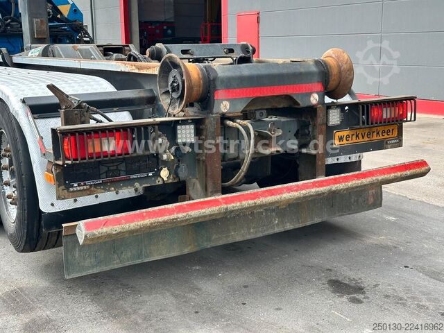Kanca kasalı yük kamyonu (roll-off) VOLVO FM 410 8x4 BL Tridem VDL & ATLAS 206.3E LK *10 m